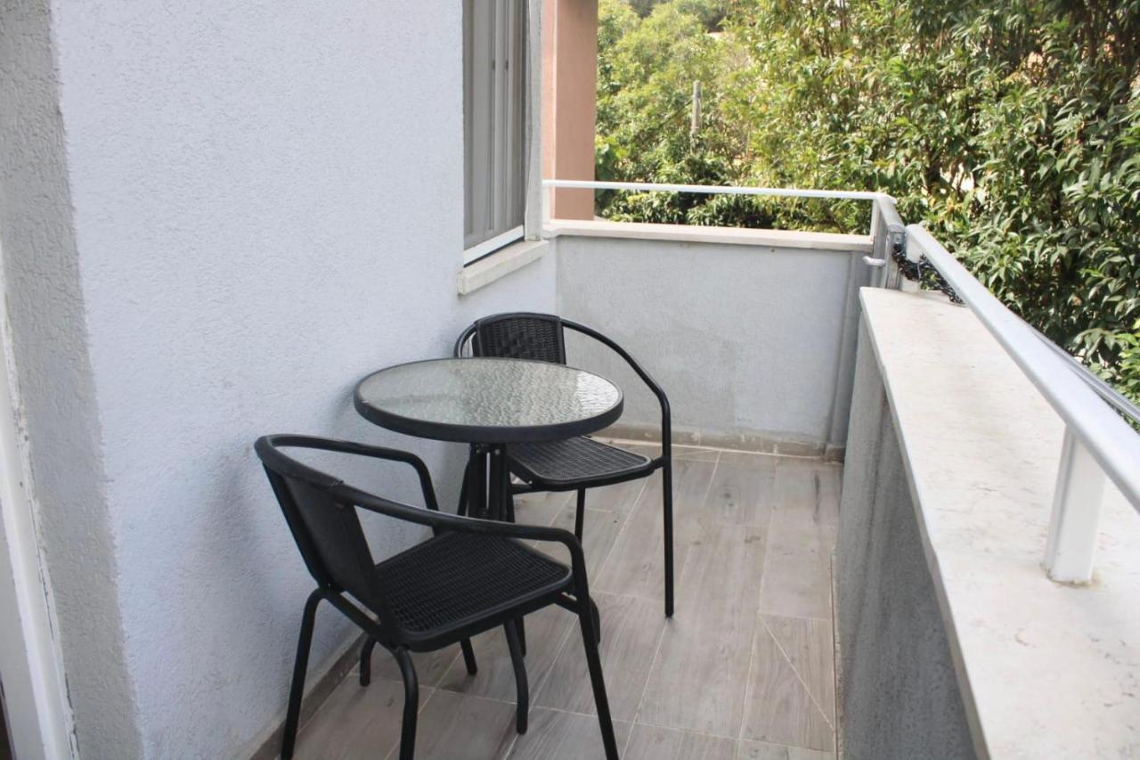 Zimmer Ba'Ir Kefar Sava Exteriör bild